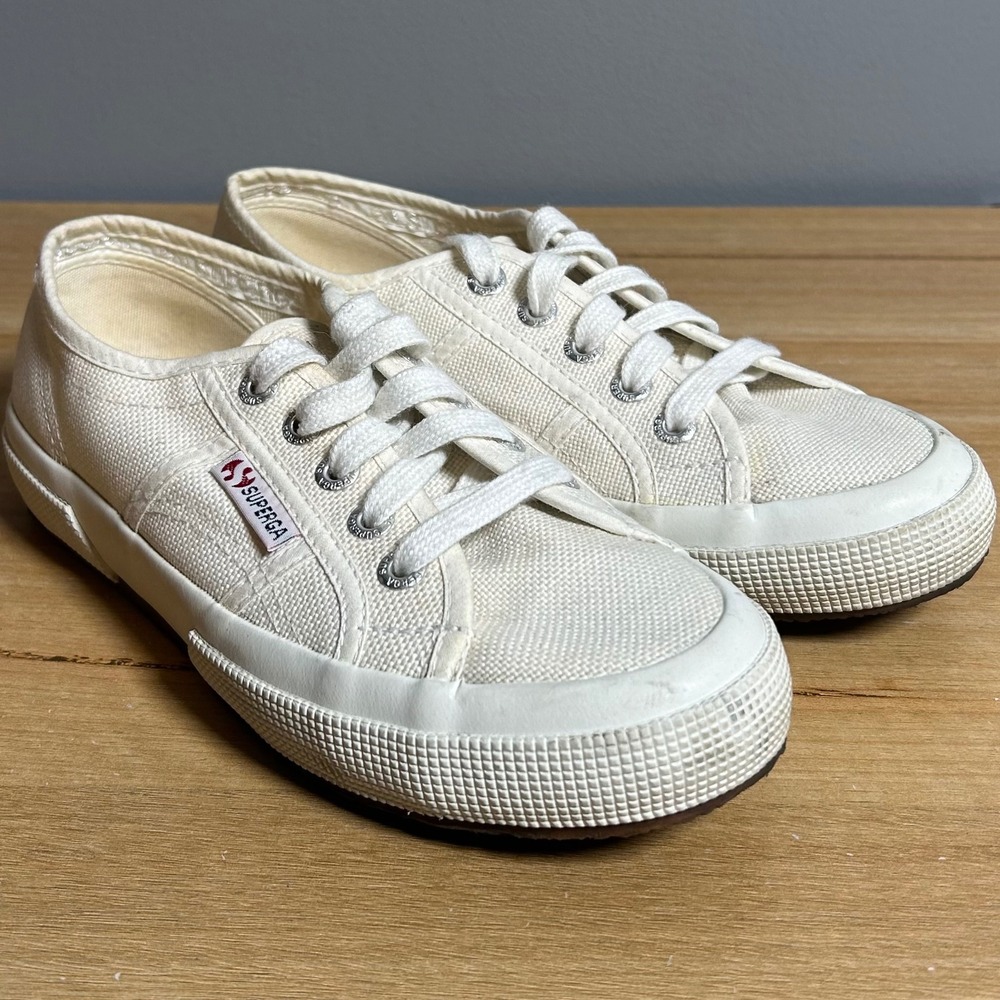 Superga 2750 Cotu White Classic Canvas Low Top Lace Up Sneakers Clean Girl Style